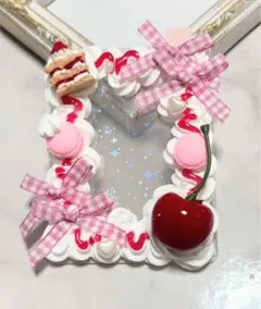 ホイップデコ　トレカケース　B8 ピンク　赤　白⭐︎推し活　硬質ケース　スイーツ