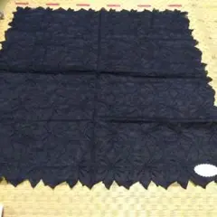 花柄刺繍 スカラップエッジハンカチ 黒
