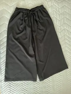 Navy ガウチョパンツ レディース　ワイドパンツ　黒　【M】