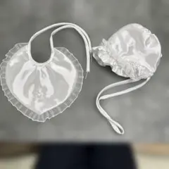 ベビー用品　前掛け、帽子セット