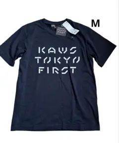 新品　ユニクロ　kawsカウズUT半袖Tシャツ　M 黒　東京