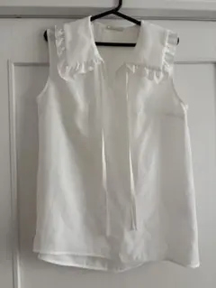 Aveniretoile フリル付きホワイトカットソー