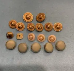 昭和レトロ　年代物の金色のボタン　ゴールド