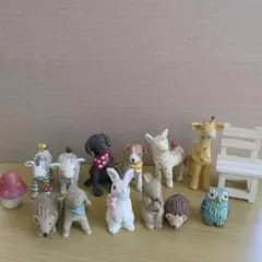ミニチュア　小さい動物置物　Naughty