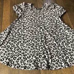お値下げ‼️グレーヒョウ柄の半袖Tシャツ