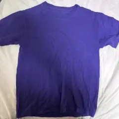 紫色Tシャツ