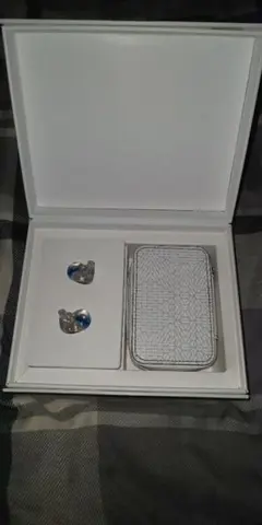 Item thumbnail for item cb303703-5f1a-4650-be9d-a79cbb88a767