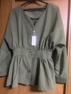 オリーブグリーン M ボタン付きシャツ