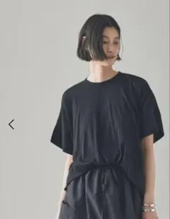 カレンソロジー　シアーボクシーTシャツ ブラック