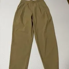 UNIQLOナイロンストレッチテーパードパンツ ベージュ