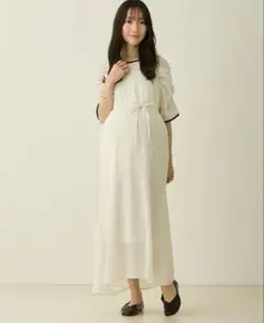 美品【 honono 】 シアードットラグランギャザーワンピース White