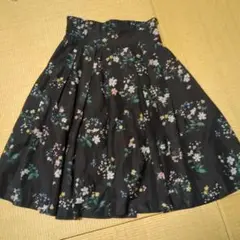 花柄フレアひざ丈スカート