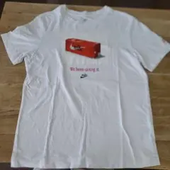 Nike ホワイト Tシャツ プリント付き
