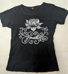 エスニックロータスプリント 黒 半袖Tシャツ