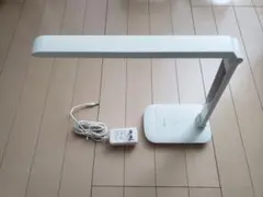 アイリスオーヤマ デスクライト LDL-QFD-W