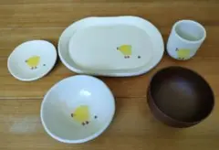 笠間焼陶芸作家小島英一氏のビンテージ作品　ひよ子の小皿（皇后陛下お買い上げの物） Amazon.co.jp: 笠間焼 小島英一 ひよこ 子供用食器 4点セット お