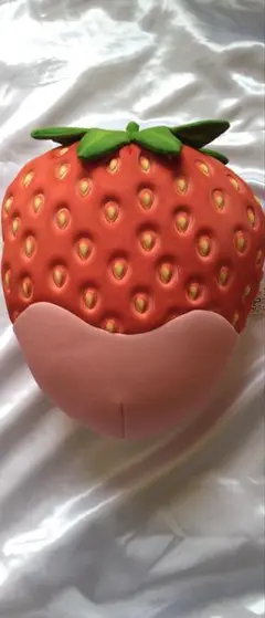 新品タグ付　チョコがけいちごクッション　ピンク　アミューズメント景品　非売品