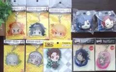 【未開封品】鬼滅の刃アクリルキーホルダー８種＆プチッとバッジ２種セット