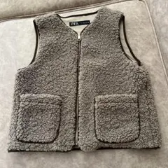 ZARA モコモコベストXS 美品試着のみ