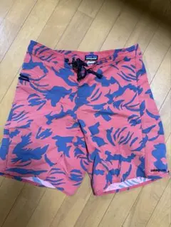 Patagonia ボードショーツ ピンク・ブルーのカモフラージュ32