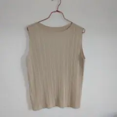ノースリーブ プリーツトップス　UNIQLO L