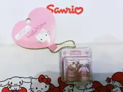 サンリオ　ミニチュアパッケージチャーム　キティ