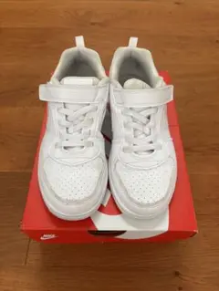 【美品】NIKE スニーカー　19cm AV3167-100 ナイキ