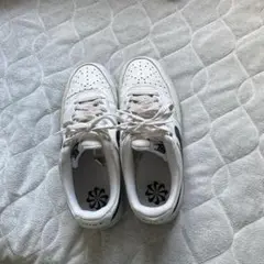 Nike ホワイト ブラック スニーカー