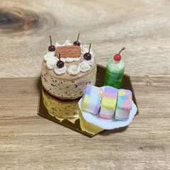 ミニチュアスイーツ　ケーキ　アイス　メロンソーダフロート