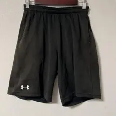 Under Armour 黒 ハーフパンツ