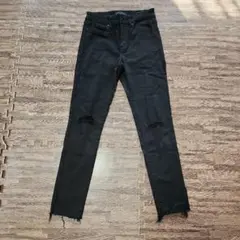 新品UNIQLOダメージパンツ