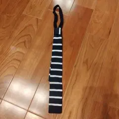 ネイビーとホワイトのストライプネクタイ