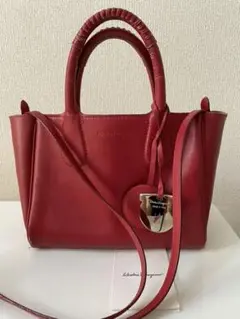 フェラガモ ショルダーバッグ