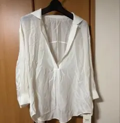 18000円 IPSE 襟付き白シャツ