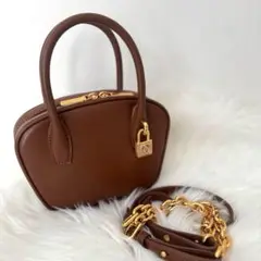 新品✨チャールズ＆キース✨ショルダーバッグ✨ハンドバッグ