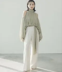 『anuans ツータックワイドパンツ』　中村麻美