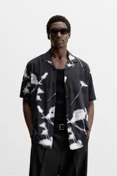 【新品未使用】ZARA 花柄ストレッチシャツ ネイビーブルー S