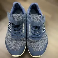 ニューバランス　スニーカー　23.5