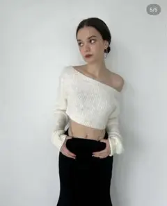 Cosmic line skirt (melt the lady)