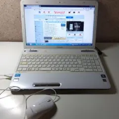 TOSHIBAノートパソコン　PT45134ESFW　15.6型