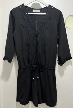 ULUWATU ウルワツ✴︎ブラック刺繍ロンパース