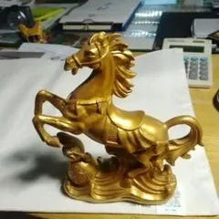 金色の馬の置物 跳ね馬　縁起