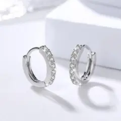 ◆新品◆BOX付き☆キラキラジルコニアリングピアス ☆フープピアス☆男女