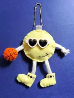 完成品★ハンドメイド バスケットボール フェルト お守り 部活お守り