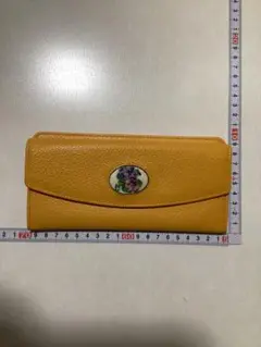 プチポワン　イエロー レザー 長財布 花の装飾付き