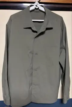 ユニクロ　感動シャツジャケット　オリーブ　XL 長袖シャツ