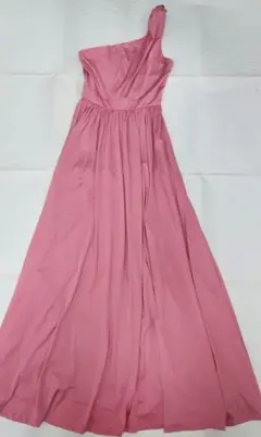 ピンクのロングドレス