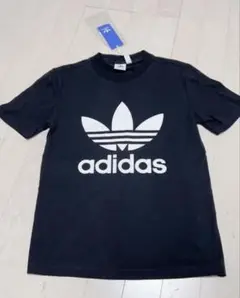 adidas 黒 Tシャツ　160cm
