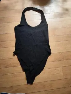 黒 タンクトップ スナップボタン付き