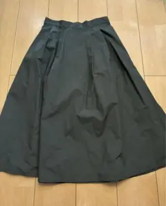 カーキスカート